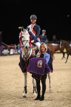 Serena Kullich wins the British Showjumping Bronze League Championship